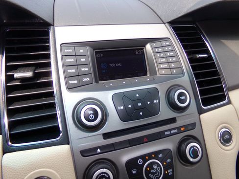 Used 2016 Ford Taurus SE image 53