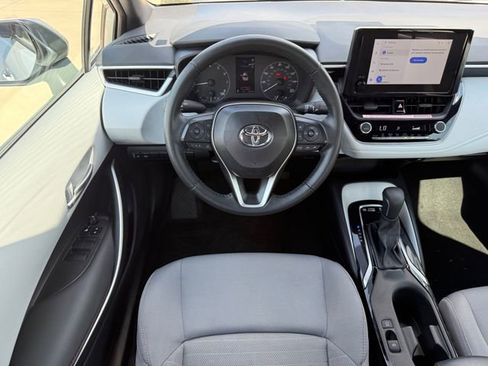 Used 2025 Toyota Corolla SE image 26