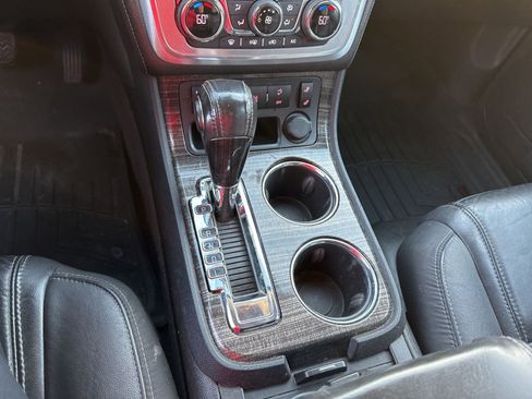 Used 2014 GMC Acadia SLT image 11