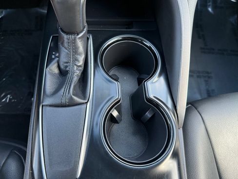 Used 2018 Toyota Camry SE w/ Moonroof Package FWD image 21