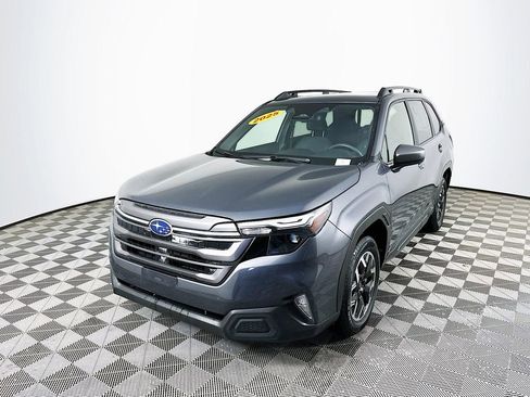 Certified 2025 Subaru Forester Premium AWD/4WD image 5