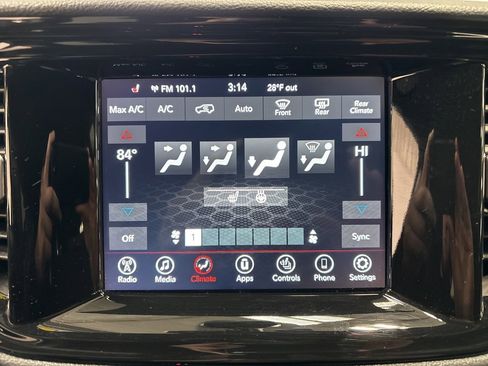 Used 2024 Dodge Durango SXT w/ 3rd Row Seating Group image 18