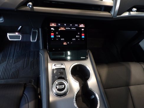 Used 2026 Cadillac Vistiq Sport w/ LPO, Floor Liner Package AWD/4WD image 14