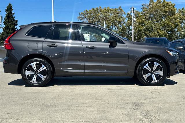 Certified 2024 Volvo XC60 T8 Plus AWD/4WD image 2