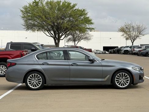 Used 2022 BMW 530i xDrive w/ Premium Package image 3