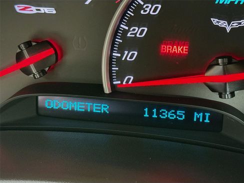 Used 2007 Chevrolet Corvette Z06 w/ Preferred Equipment Group image 2