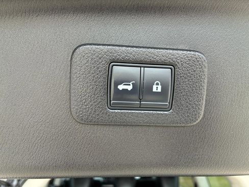 Used 2021 Nissan Armada SV w/ SV Appearance Package RWD image 35