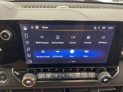 Certified 2023 Chevrolet Colorado Z71 w/ Z71 Convenience Package 2 AWD/4WD image 3