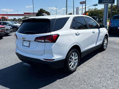 Used 2023 Chevrolet Equinox LS w/ LS Convenience Package FWD image 3