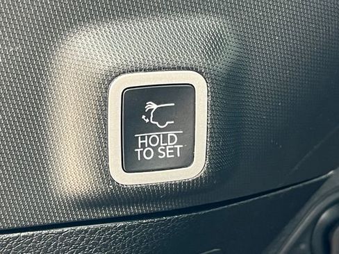 Used 2023 Jeep Grand Cherokee Altitude image 37