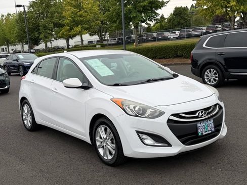 Used 2013 Hyundai Elantra GT FWD image 2