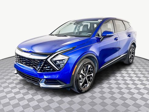 Used 2023 Kia Sportage EX image 4