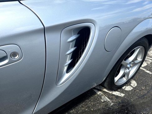 Used 2003 Toyota MR2 image 9