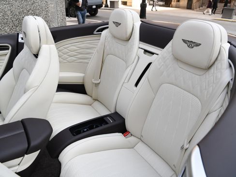 Used 2024 Bentley Continental GT image 10