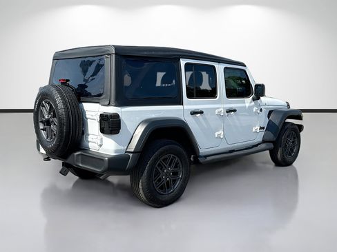 Used 2025 Jeep Wrangler Unlimited Sport AWD/4WD image 3