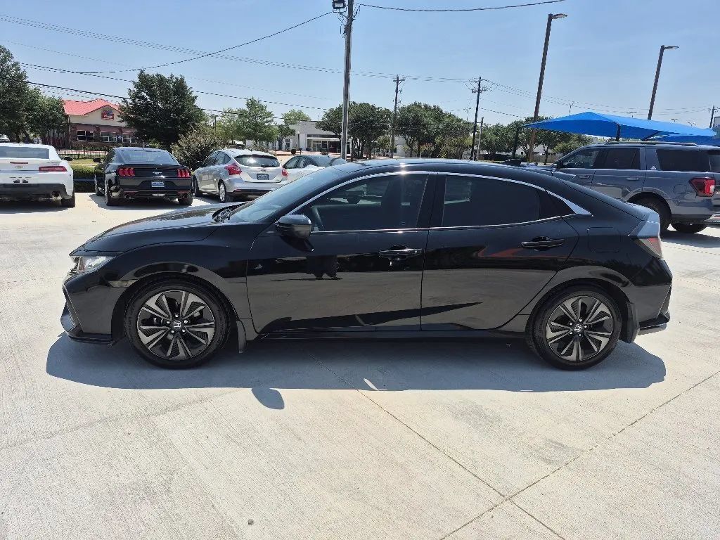 Used 2019 Honda Civic EX image 2