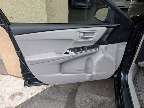 Used 2015 Toyota Camry LE FWD image 18
