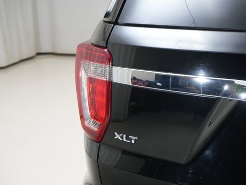 Used 2017 Ford Explorer XLT w/ Equipment Group 201A image 22