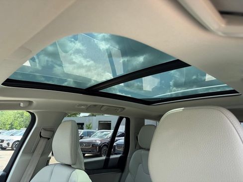 Certified 2023 Volvo XC90 B6 Plus w/ Protection Package AWD/4WD image 7