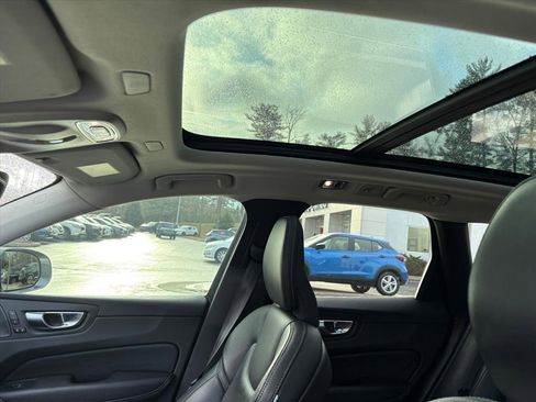 Used 2021 Volvo XC60 T5 Inscription w/ Protection Package Premier image 14