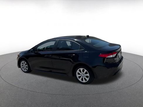 Used 2025 Toyota Corolla LE FWD image 10