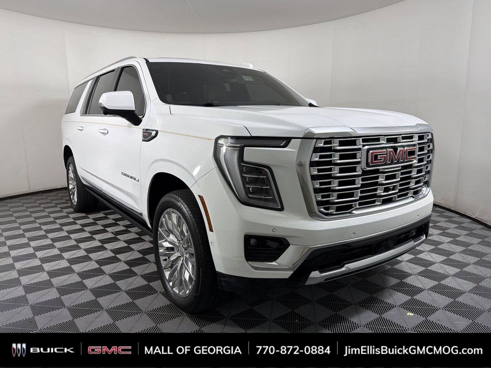 Used 2025 GMC Yukon XL Denali w/ Sun & Power Step Package RWD image 1
