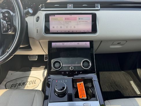 Used 2019 Land Rover Range Rover Velar R-Dynamic SE AWD/4WD image 11