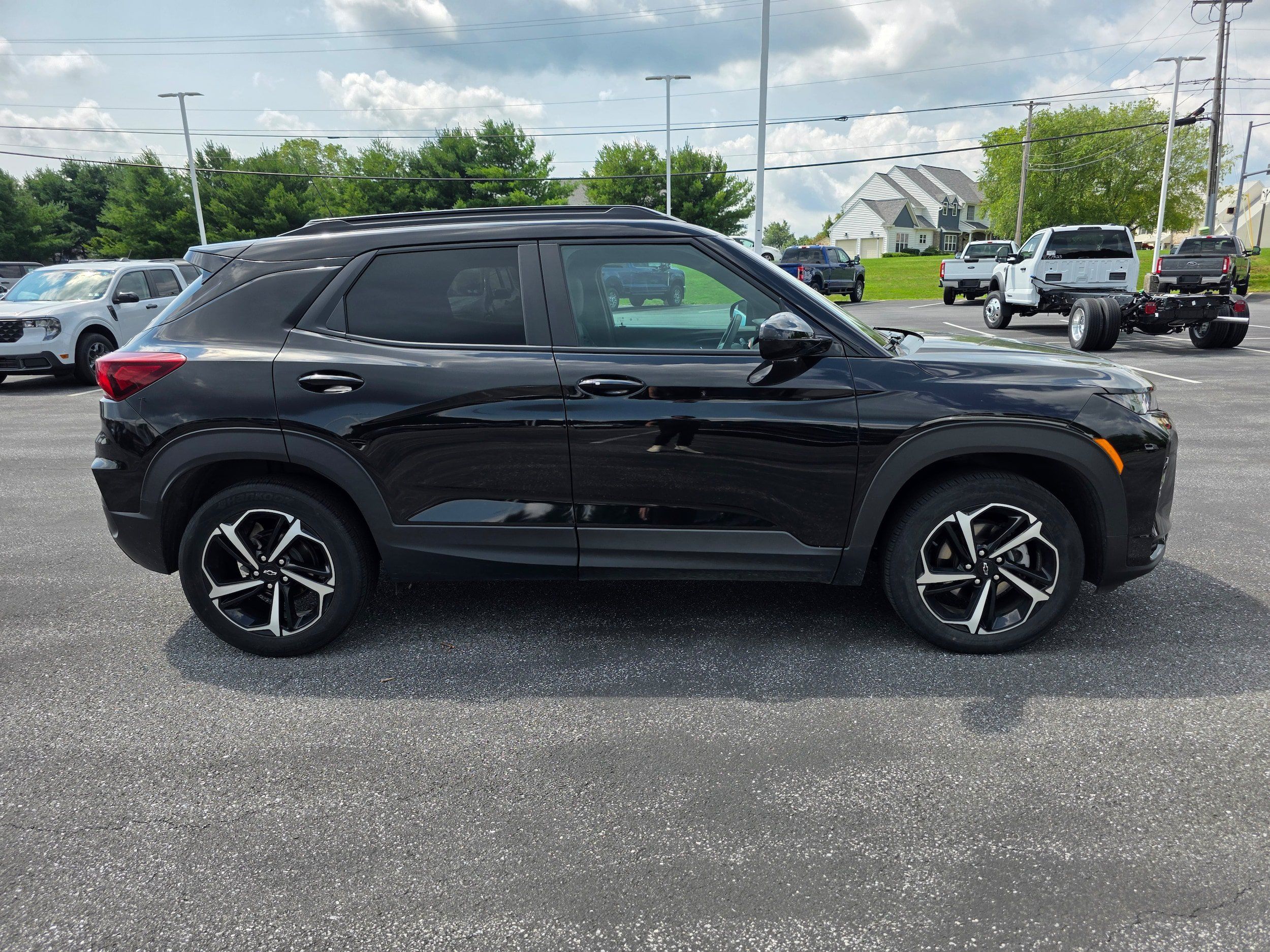Used 2023 Chevrolet TrailBlazer RS w/ Sun and Liftgate Package AWD/4WD image 4