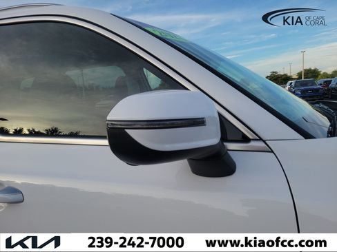 Certified 2025 Kia Telluride S FWD image 8