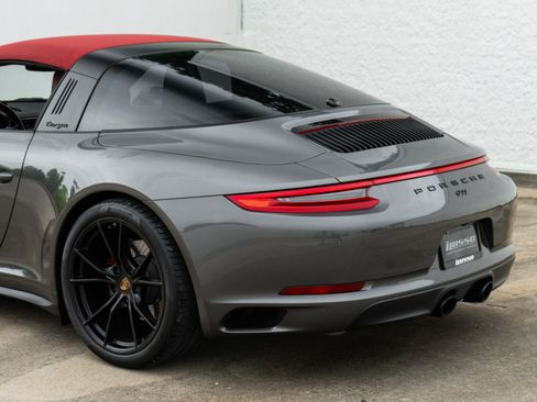 Used 2017 Porsche 911 Targa 4S AWD/4WD image 16