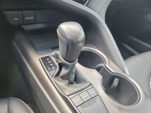 Used 2023 Toyota Camry SE w/ Convenience Package image 28