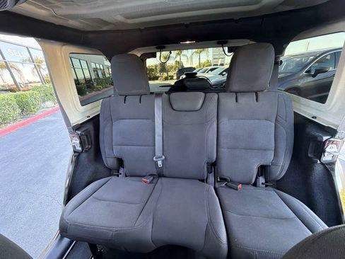 Used 2022 Jeep Wrangler Unlimited Sport AWD/4WD image 31