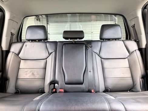Used 2021 Toyota Tundra Limited w/ Limited Premium Package AWD/4WD image 19