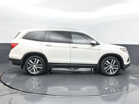 Used 2017 Honda Pilot Touring image 5