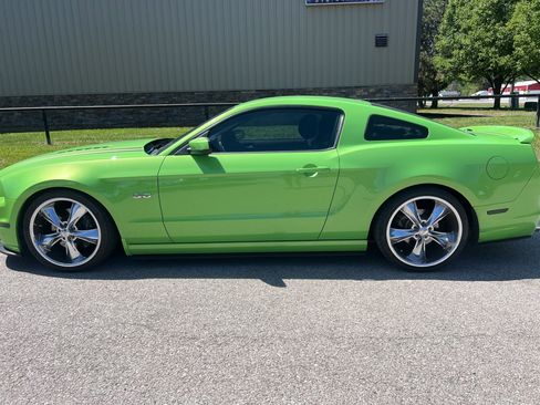 Used 2014 Ford Mustang GT Premium w/ Electronics Package RWD image 10