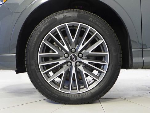 Used 2022 Audi Q3 2.0T Premium w/ Convenience Package image 5