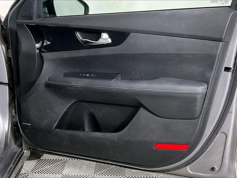 Used 2023 Kia Forte GT-Line w/ GT-Line Premium Package image 23