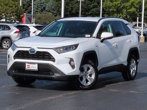 Certified 2020 Toyota RAV4 XLE w/ XLE Grade Weather Package AWD/4WD image 2