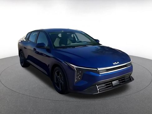Used 2025 Kia K4 LXS image 16