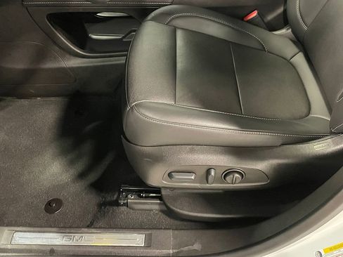 Used 2022 GMC Acadia SLT w/ Elevation Edition image 24