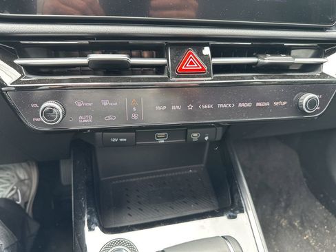 Certified 2026 Kia Niro FWD image 22