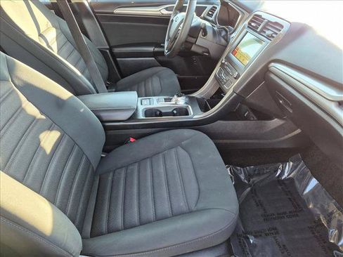 Used 2018 Ford Fusion SE FWD image 20