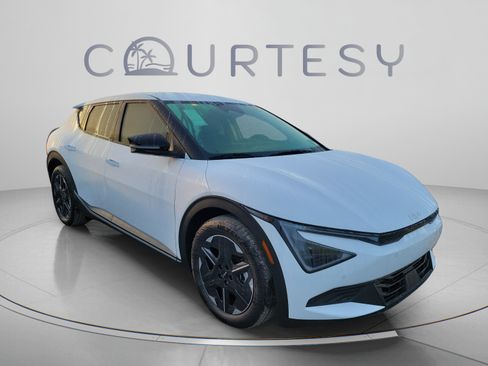 New 2026 Kia EV6 Light RWD image 4