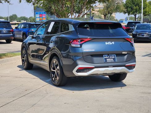 Certified 2025 Kia Sportage EX FWD image 3