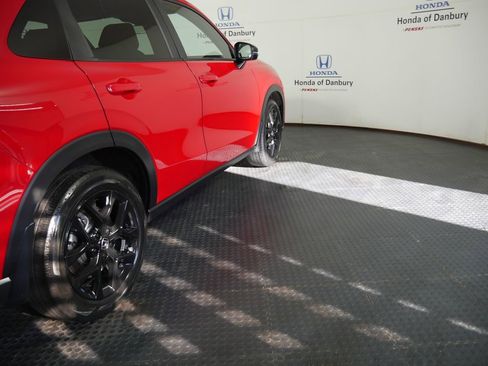 Used 2023 Honda HR-V Sport image 4