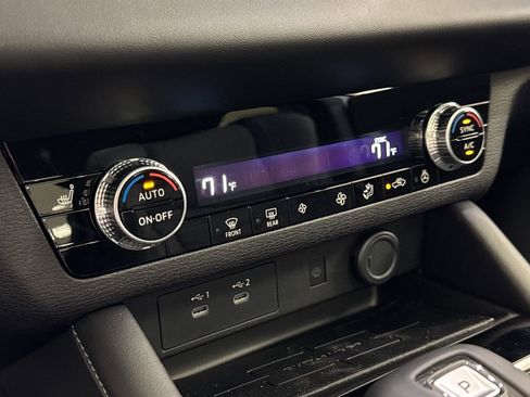 New 2026 Mitsubishi Outlander SE FWD image 14