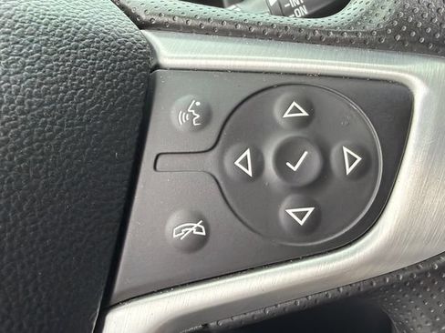 Used 2024 GMC Terrain SLE AWD/4WD image 25