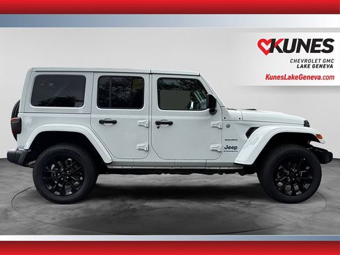 Used 2024 Jeep Wrangler Unlimited Sahara AWD/4WD image 10