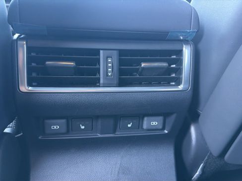 Used 2024 Lexus GX 550 AWD/4WD image 14
