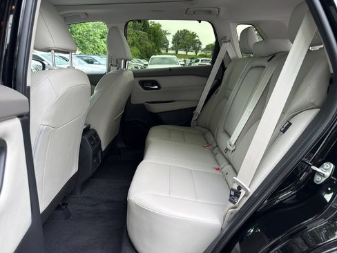 Used 2025 Nissan Rogue SV w/ SV Premium Package FWD image 30